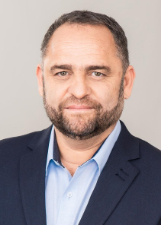 Retrato de HÉLIO RODRIGUES