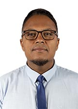 Retrato de TIAGO URSÃO