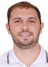 Retrato de CARLOS KUHN