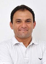Retrato de TIÃO DO BAIRRO