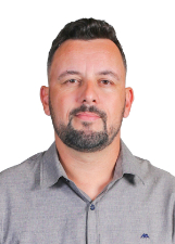Retrato de ANDREW KIKA