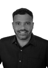 Retrato de LEANDRO PINTO