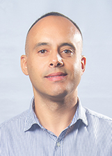 Retrato de LÊ MARTINS