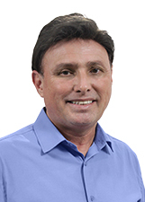 Retrato de CARLOS FONTES