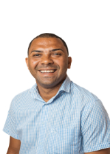 Retrato de LÉO GOMES