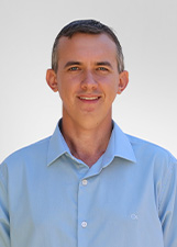 Retrato de ELMIR OLIVEIRA