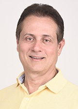Retrato de MAURÍCIO TRINDADE