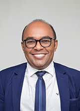 Retrato de ABRAÃO REIS