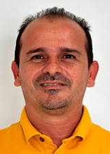 Retrato de RENATO PINHEIRO