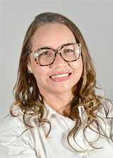 Retrato de LUCIA QUEIROZ