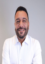 Retrato de DOUGLAS NEGREIROS
