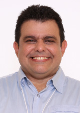 Retrato de JORGE PINHEIRO