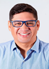 Retrato de RICARDO BARROS