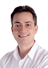 Retrato de HUGO DONEDA